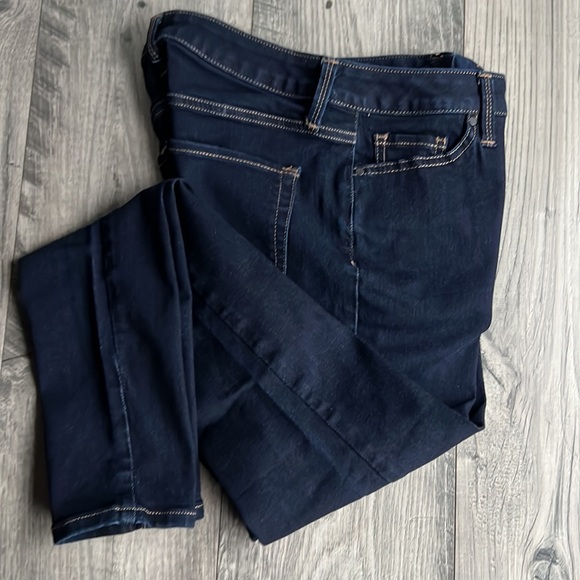 A.N.A. Skinny Jeans 2 Dark Wash NWOT - Picture 3 of 7